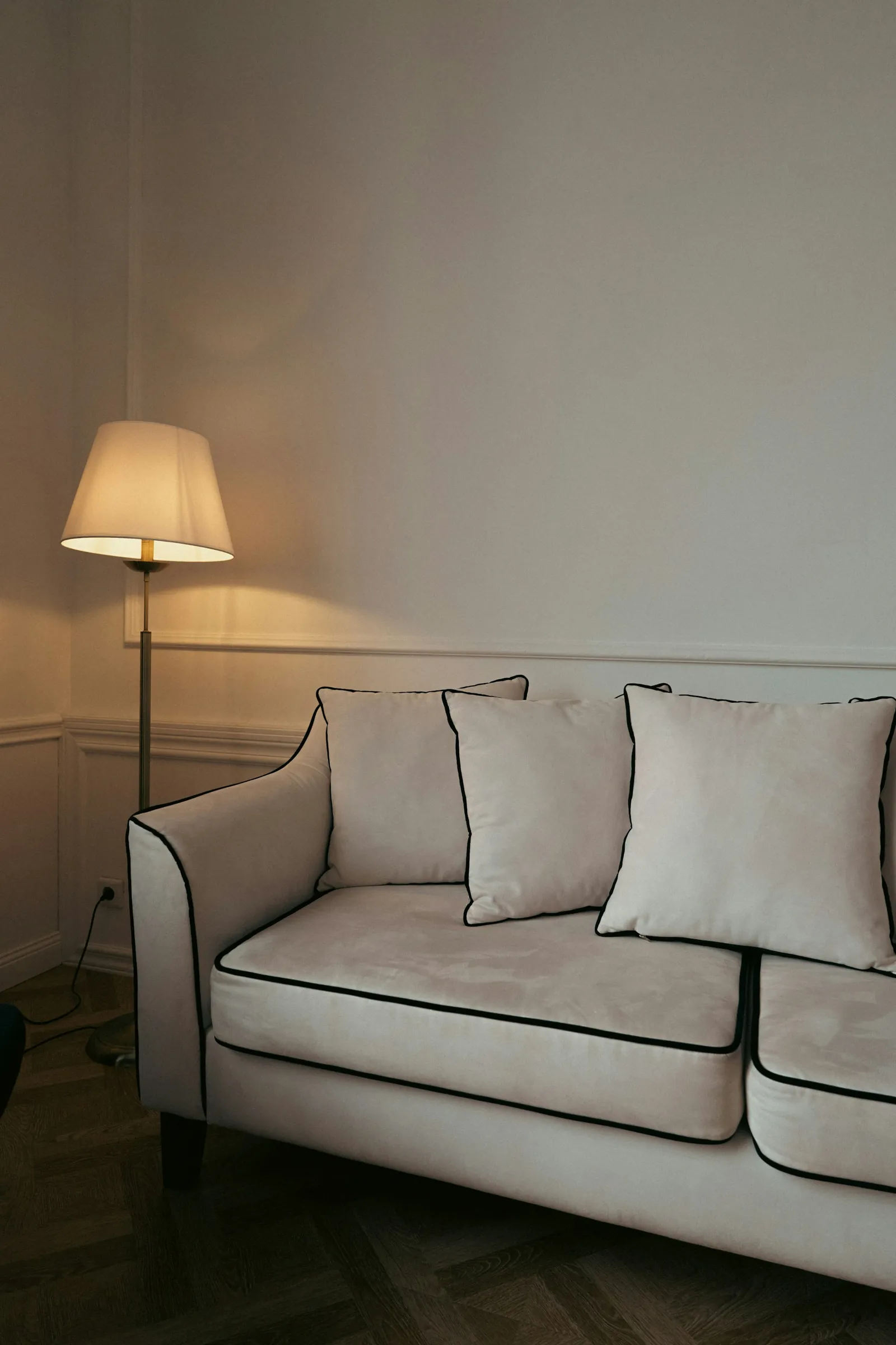 How to buy a luxury sofa in Saudi Arabia