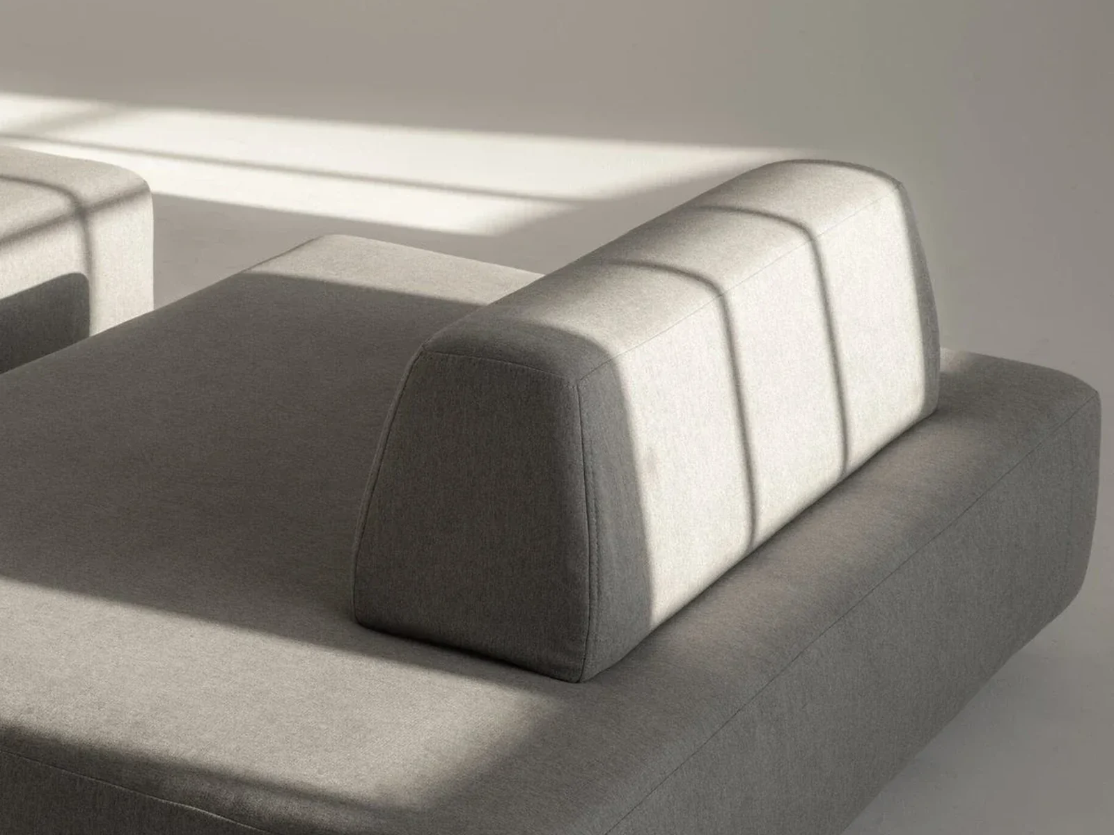 Deseda Sofa 3D form and proportions