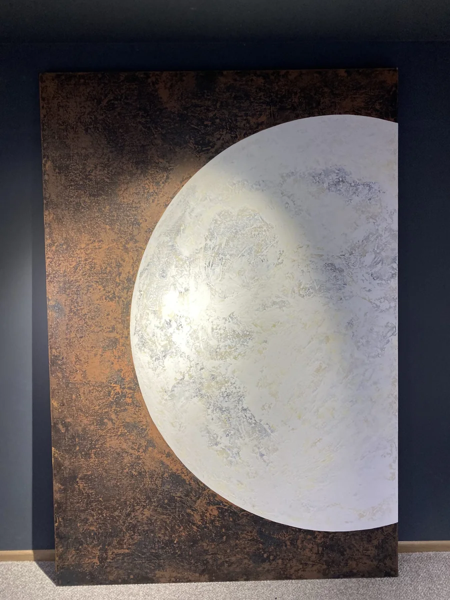 Close-up of Lunar Sphere finish and craftsmanship