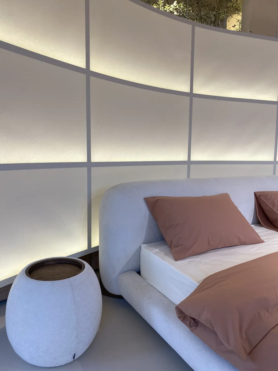 Mahno H2 bed in a warm, neutral Riyadh interior
