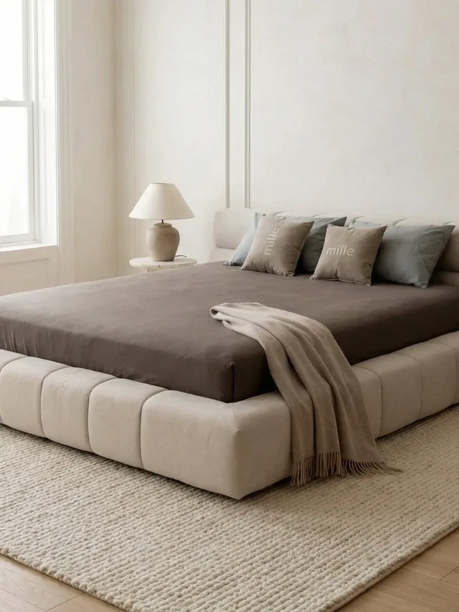 Close-up of Nao D52 upholstery and craftsmanship