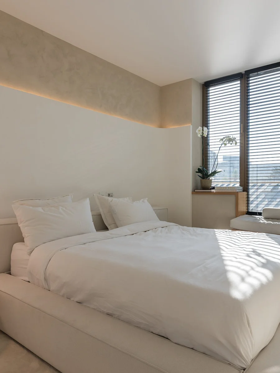 Palermo P43 Traditional Wingback Bed lifestyle