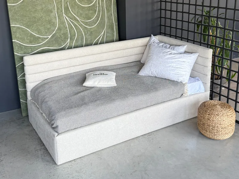 Bed Mira