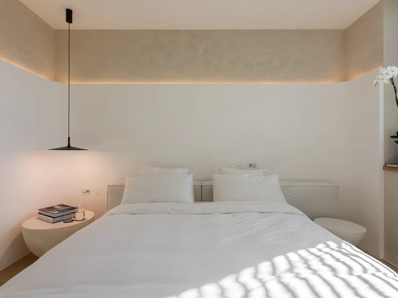 Mille Palermo P43 Traditional Wingback Bed