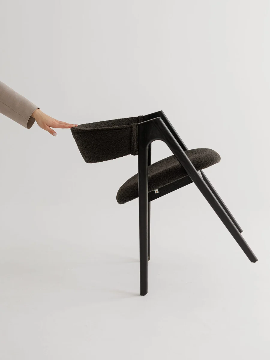 Lain E4 chair in a Riyadh interior