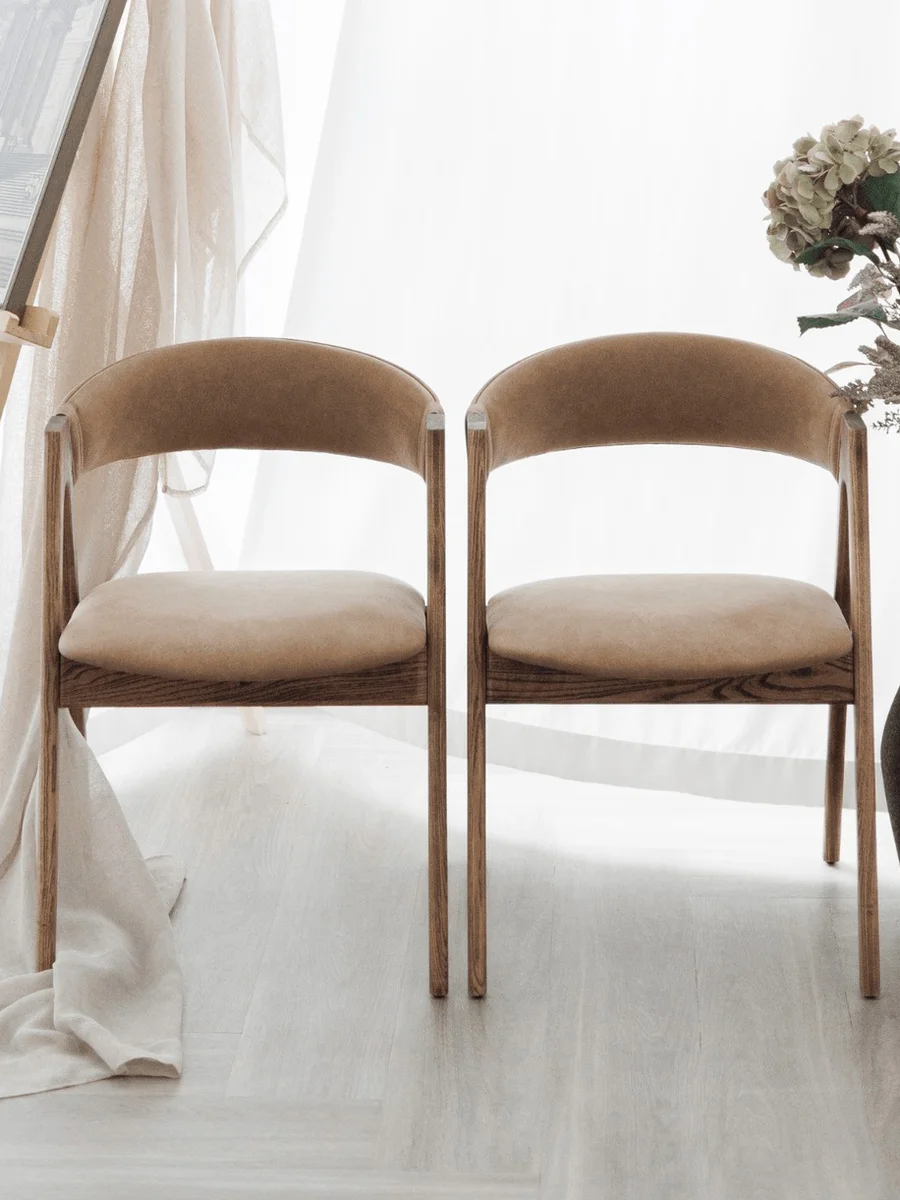 Lain S4 Ergonomic Dining Chair lifestyle