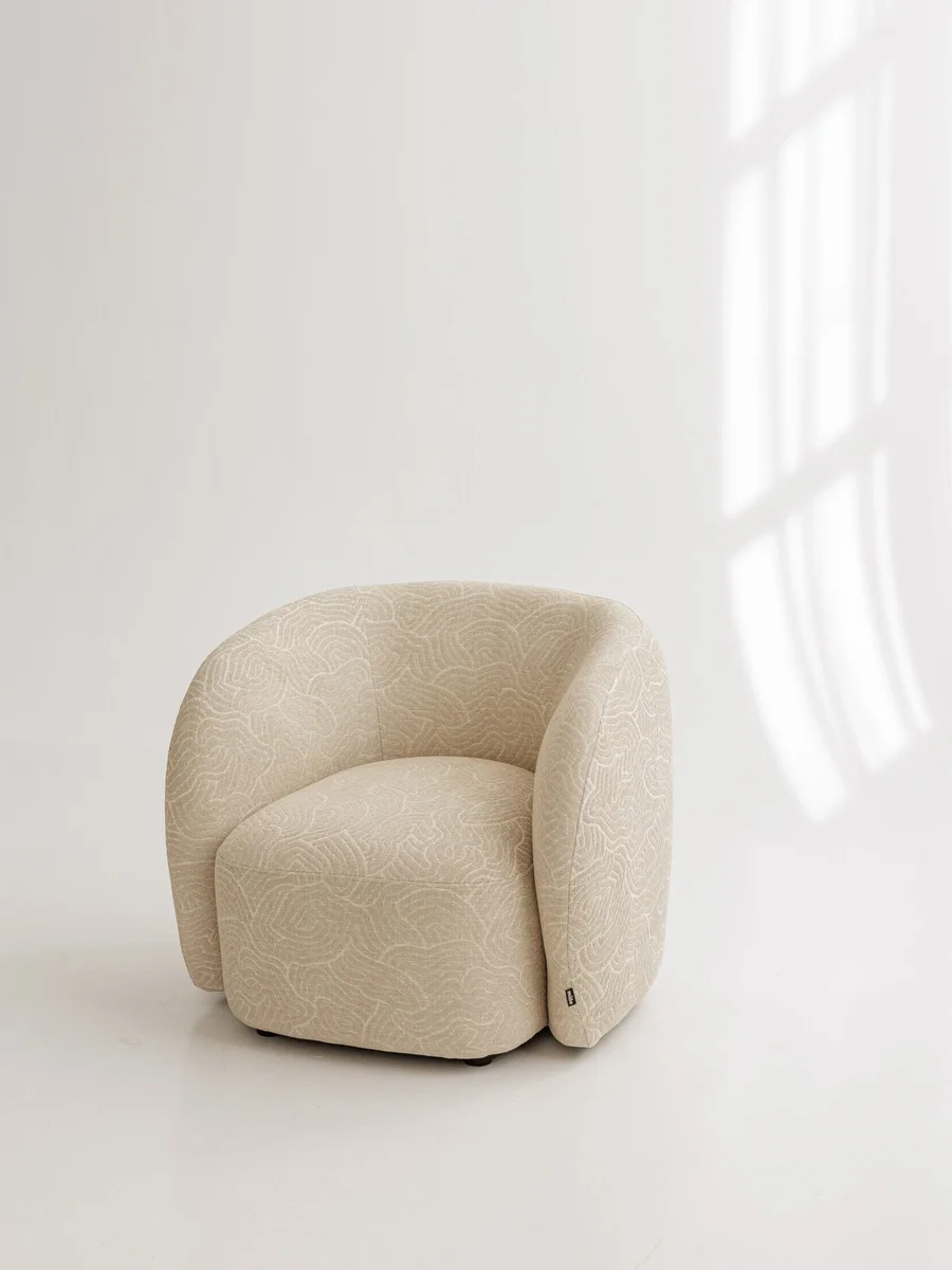 كرسي Nuba N2 بتصميم نحتي أسلوب حياة