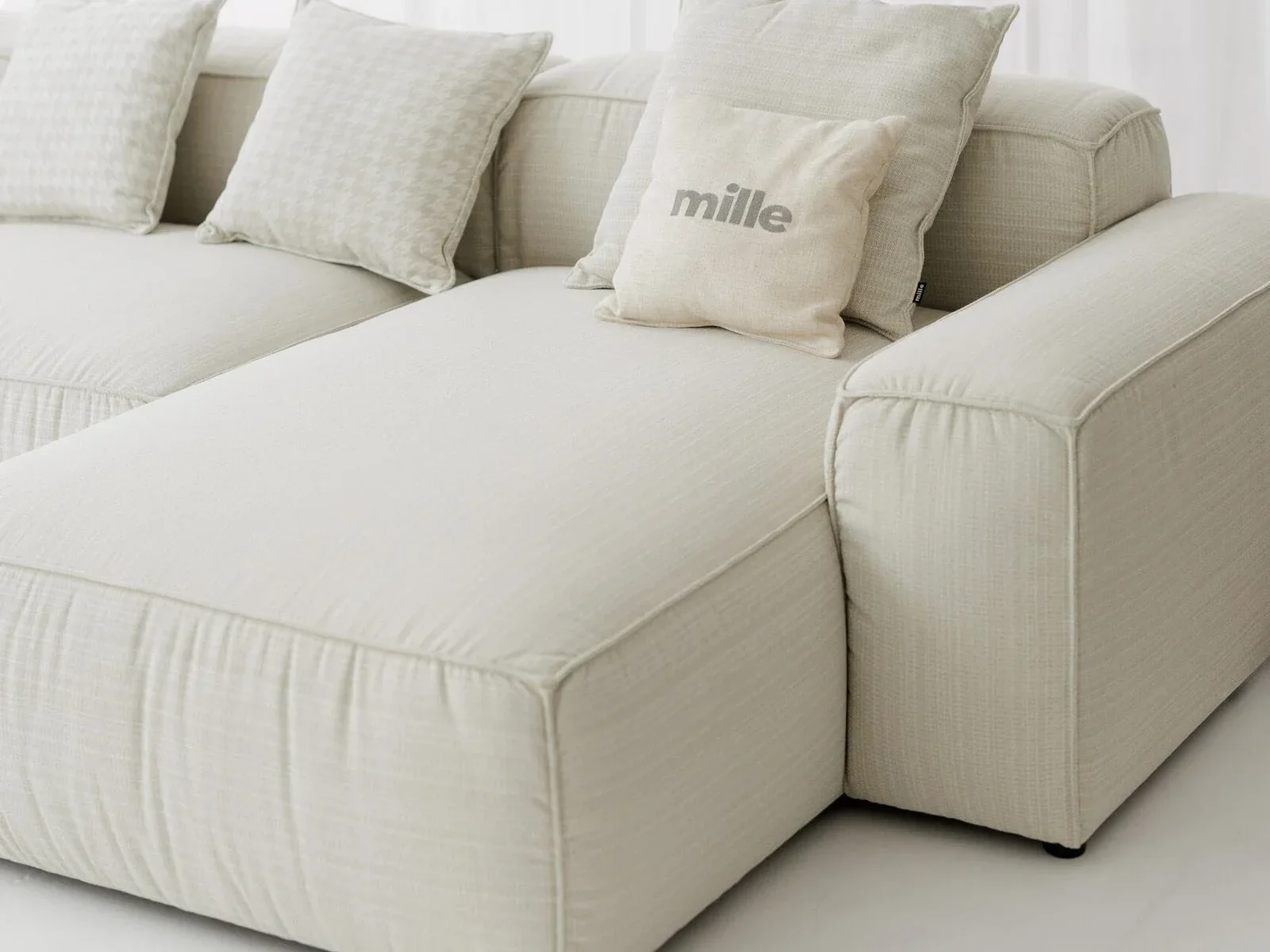 Milano M21 seat depth and cushion