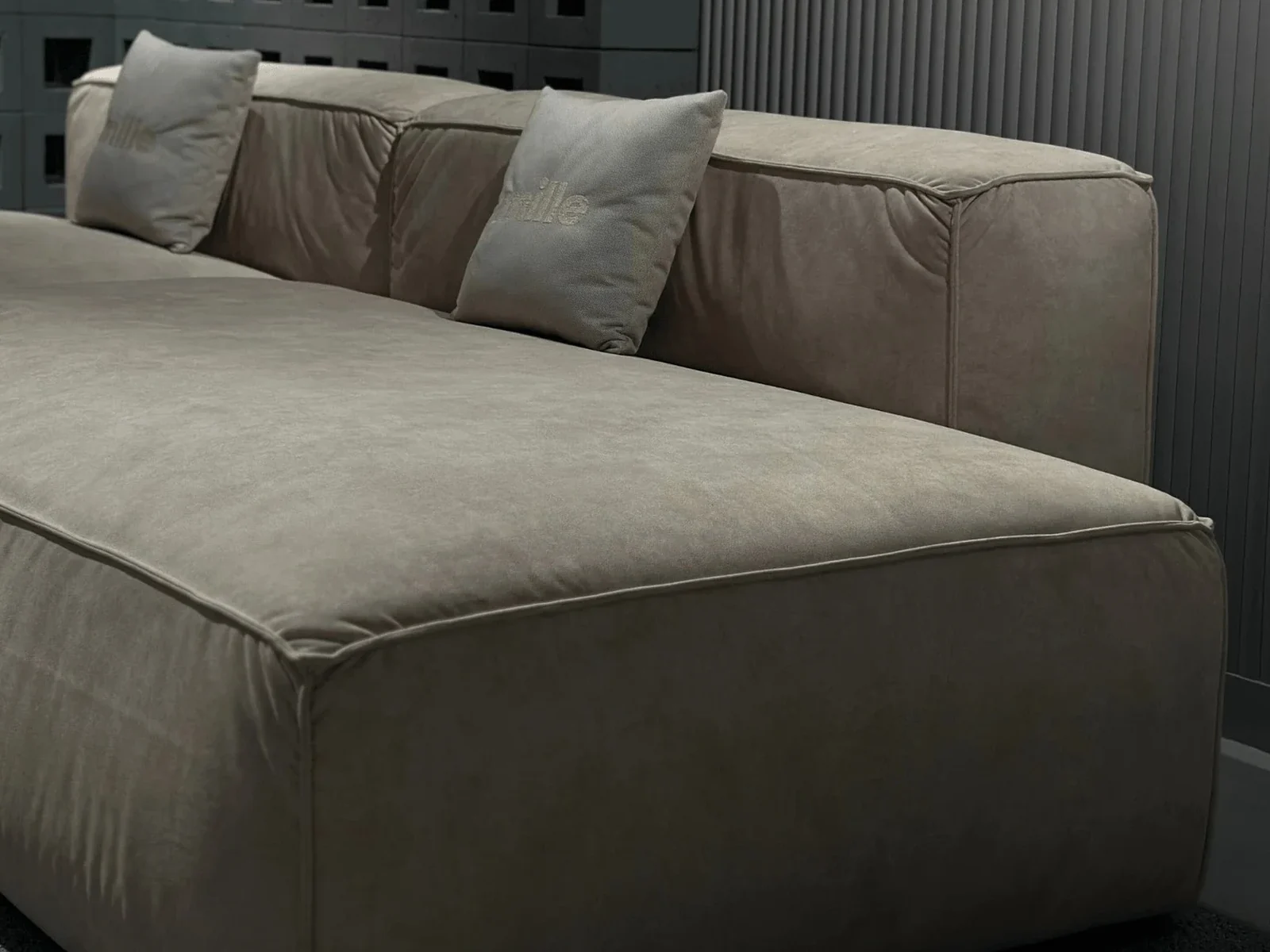 Milano M3 seat depth and cushion