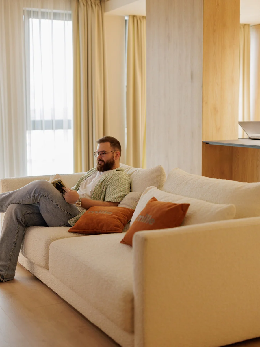 Bonero B4 Sofa lifestyle