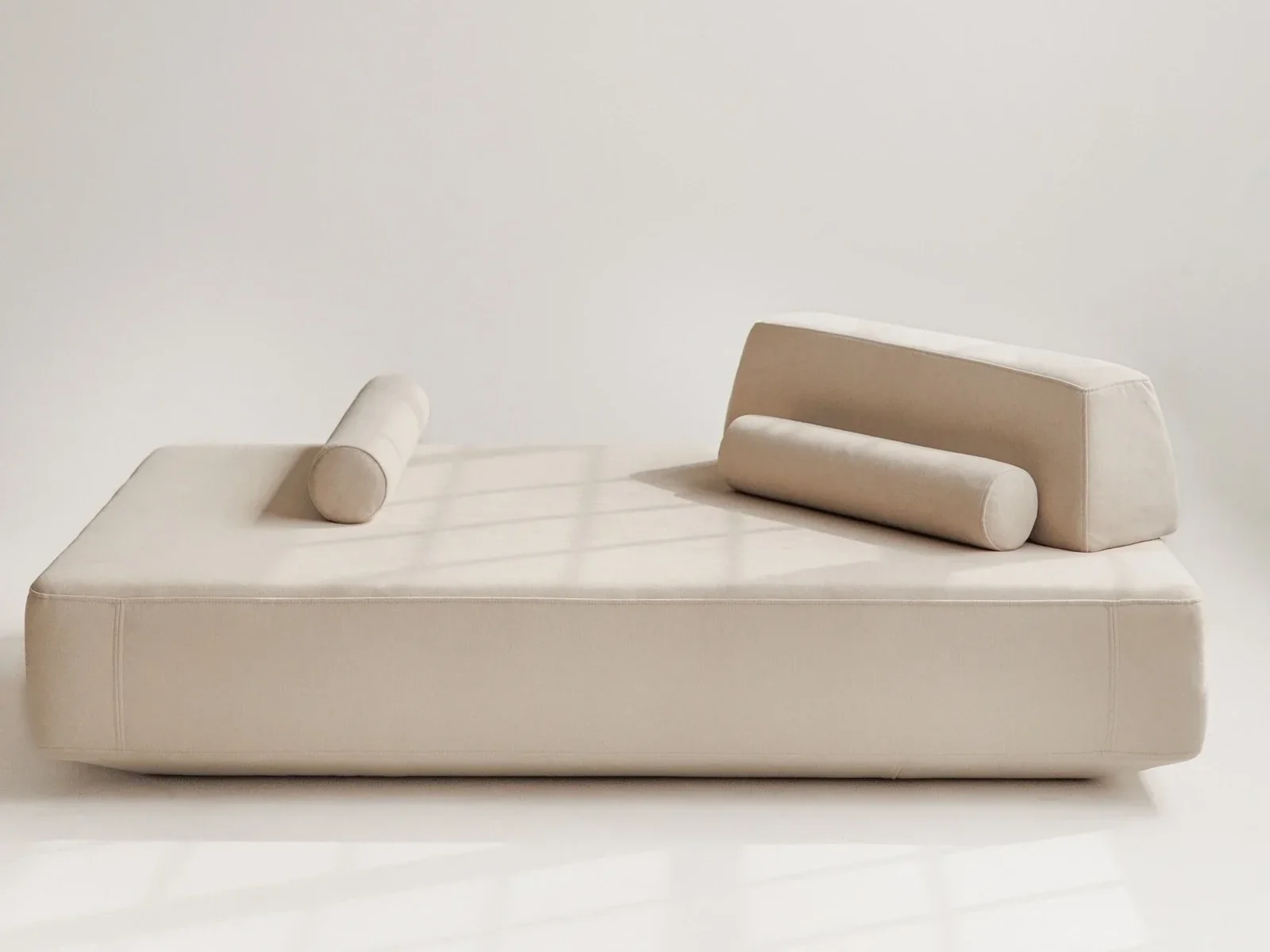 Deseda S301 seat depth and cushion detail