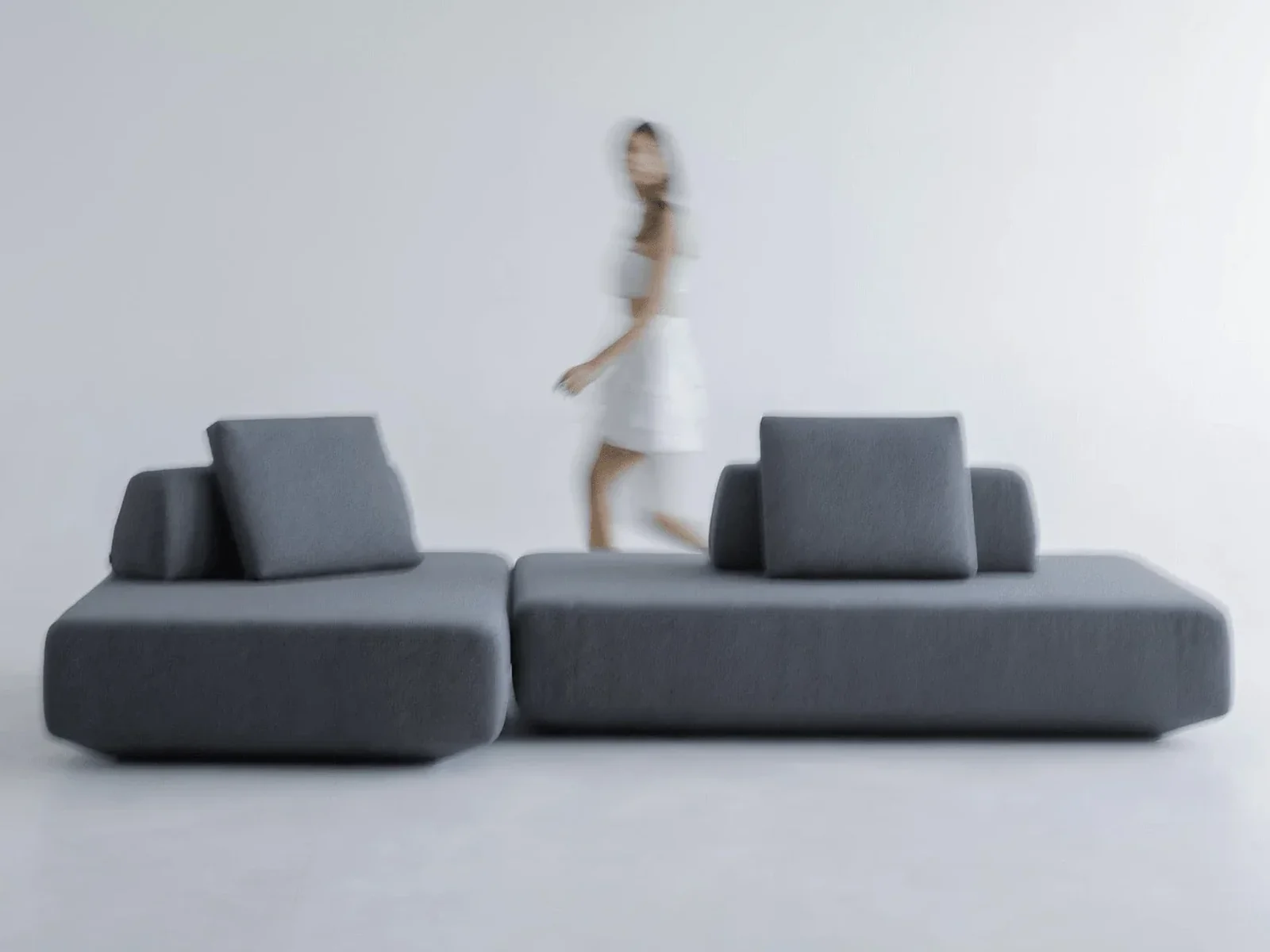 Deseda S33-2 seat depth and cushion detail