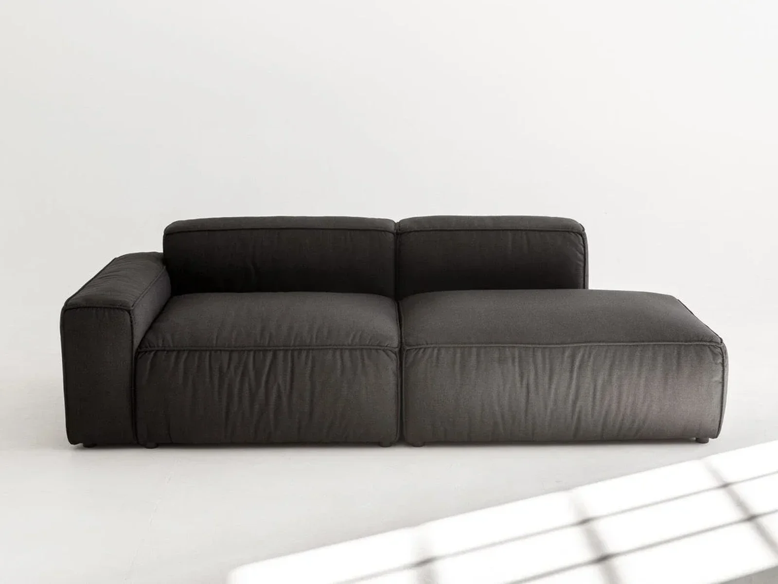 Milano S173 seat depth and cushion detail