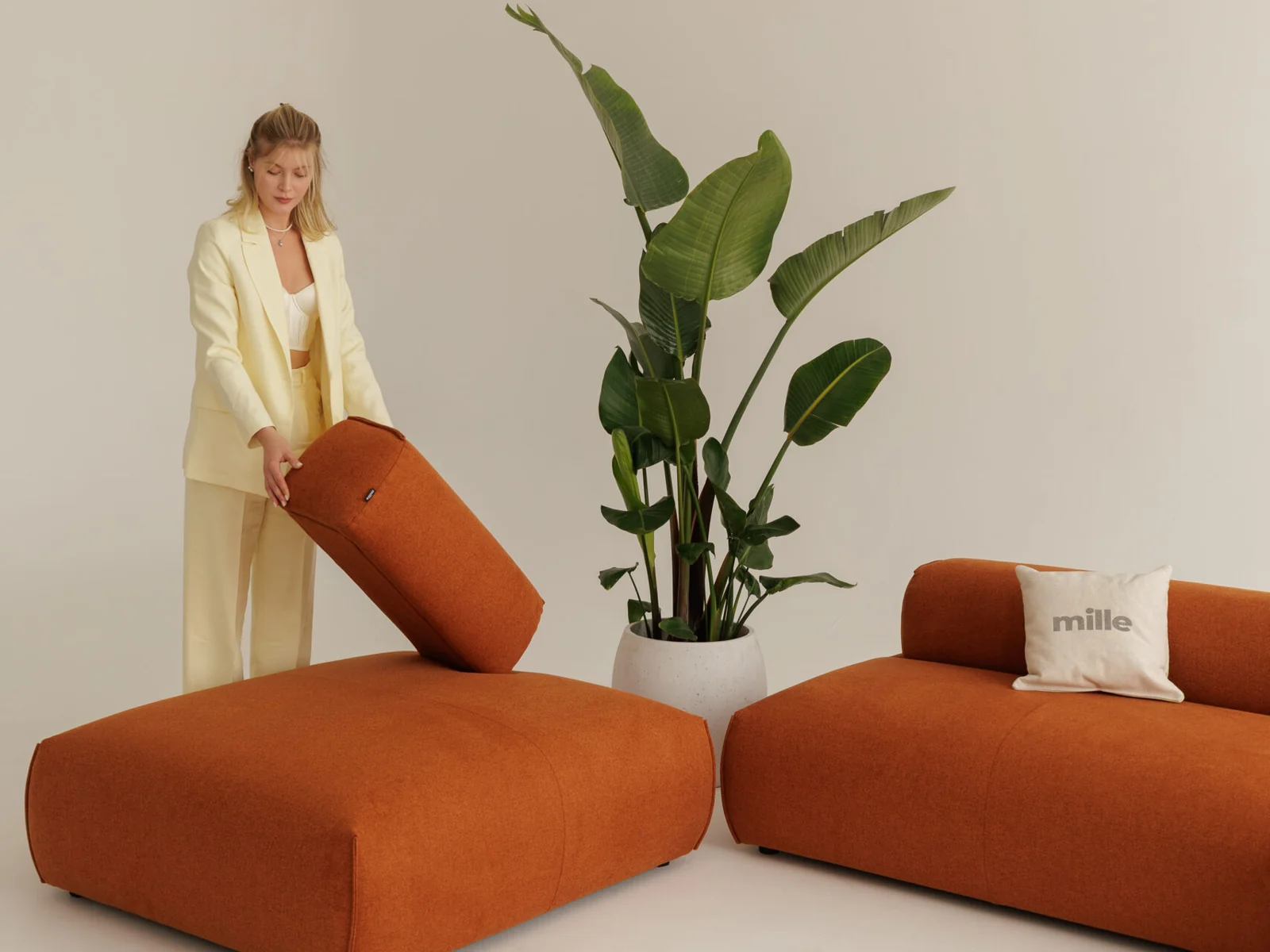 Nissa N2 seat depth and cushion detail