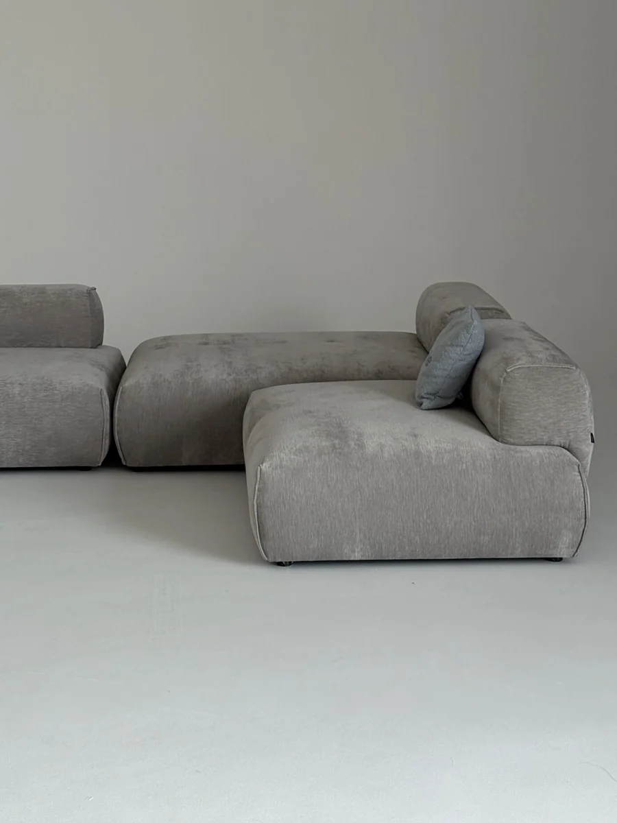 Nissa N4 sofa in a warm, neutral Riyadh interior