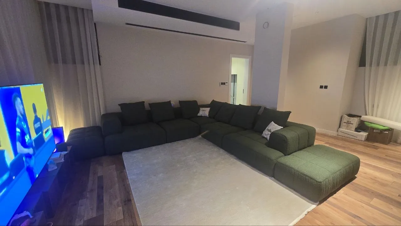 كنبة زاوية معيارية بالأخضر الزيتوني — Mille, الرياض